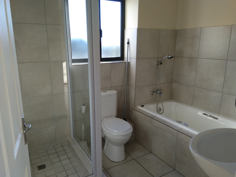 To Let 2 Bedroom Property for Rent in Buh Rein Estate Western Cape
